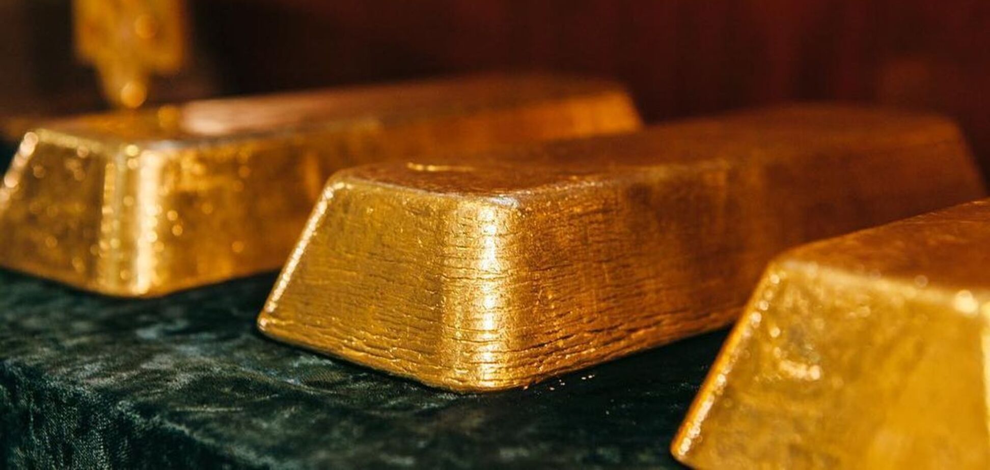 Золото установило новый рекорд цены