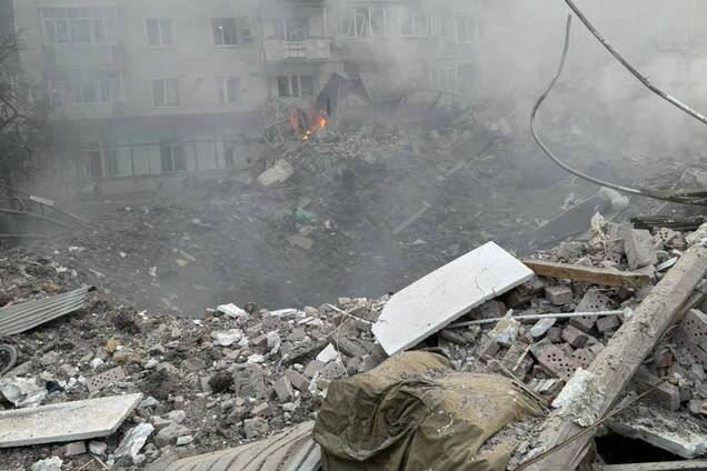 Оккупанты атаковали Хмельнитчину: есть повреждения объектов инфраструктуры, два человека погибли. Фото и видео