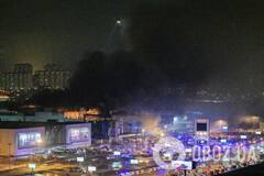 'А що відбувається?' Росіяни за кілька годин до теракту зафіксували біля 'Крокусу' автомобілі спецслужб. Фото