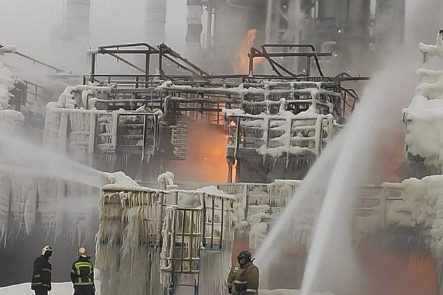 'Измена' или политическая игра? Что стоит за 'сенсацией' Миллера о призыве США не бить по российским НПЗ и какой 'сигнал' Салливана вызвал беспокойство