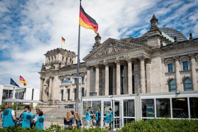 В Германии военнообязанных украинцев могут лишить выплат: что известно