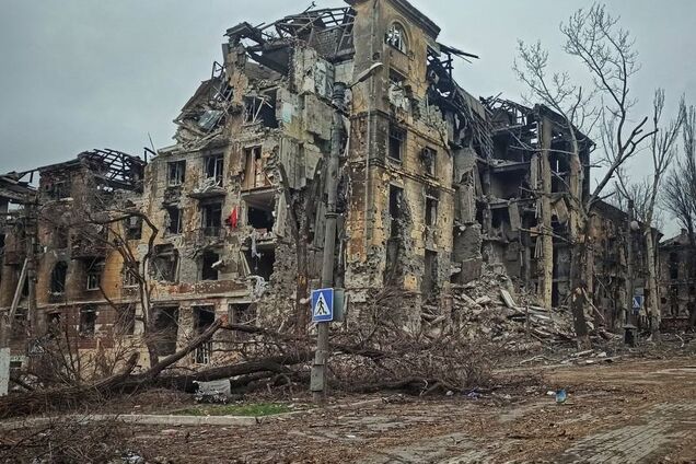 "Мой ребенок был отравлен": боец из Мариуполя вспомнил, как выживал с семьей в подвале, когда россияне уничтожали город. Видео