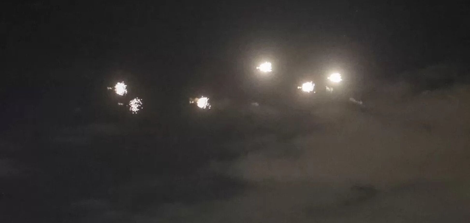 Росія атакувала Україну десятками ракет і дронів: у Києві й Кривому Розі спрацювала ППО, на Львівщині є приліт