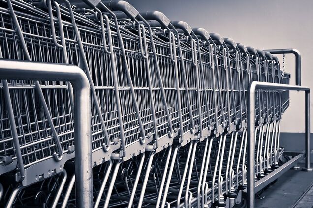 Охранники в супермаркетах нарушают права украинцев