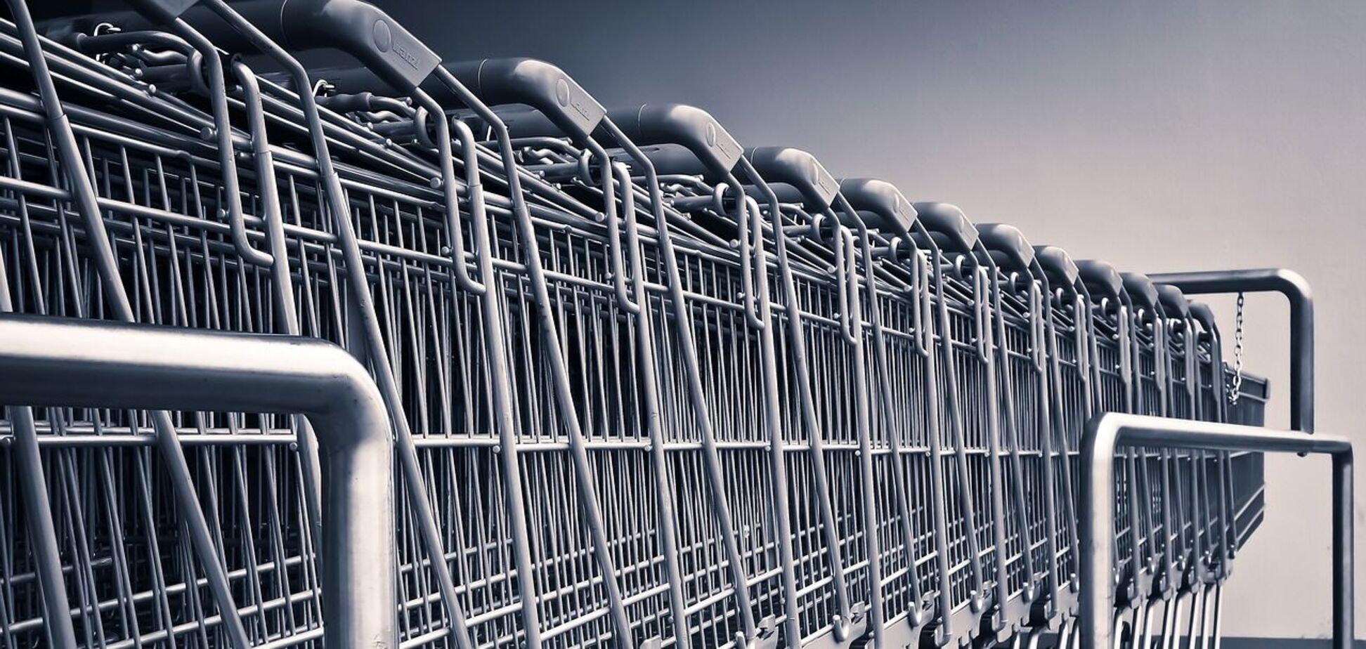 Охоронці у супермаркетах порушують права українців