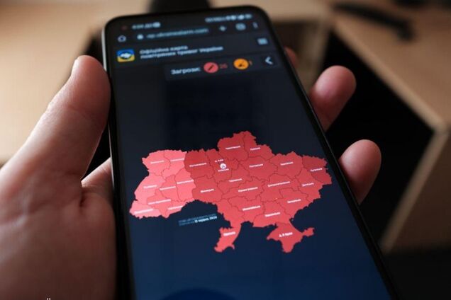 По всій Україні оголошували повторну повітряну тривогу: на заході знову чули вибухи