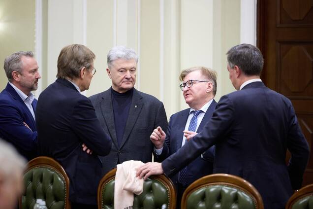 Порошенко закликав євродепутатів прискорити початок вступних переговорів для України