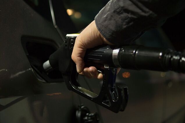 АЗС могут повысить цены на бензин более чем на 8 грн