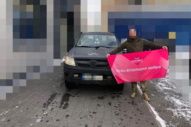 Автомобілі Toyota Hilux та два Ford Ranger відправлено  в підрозділи ЗСУ