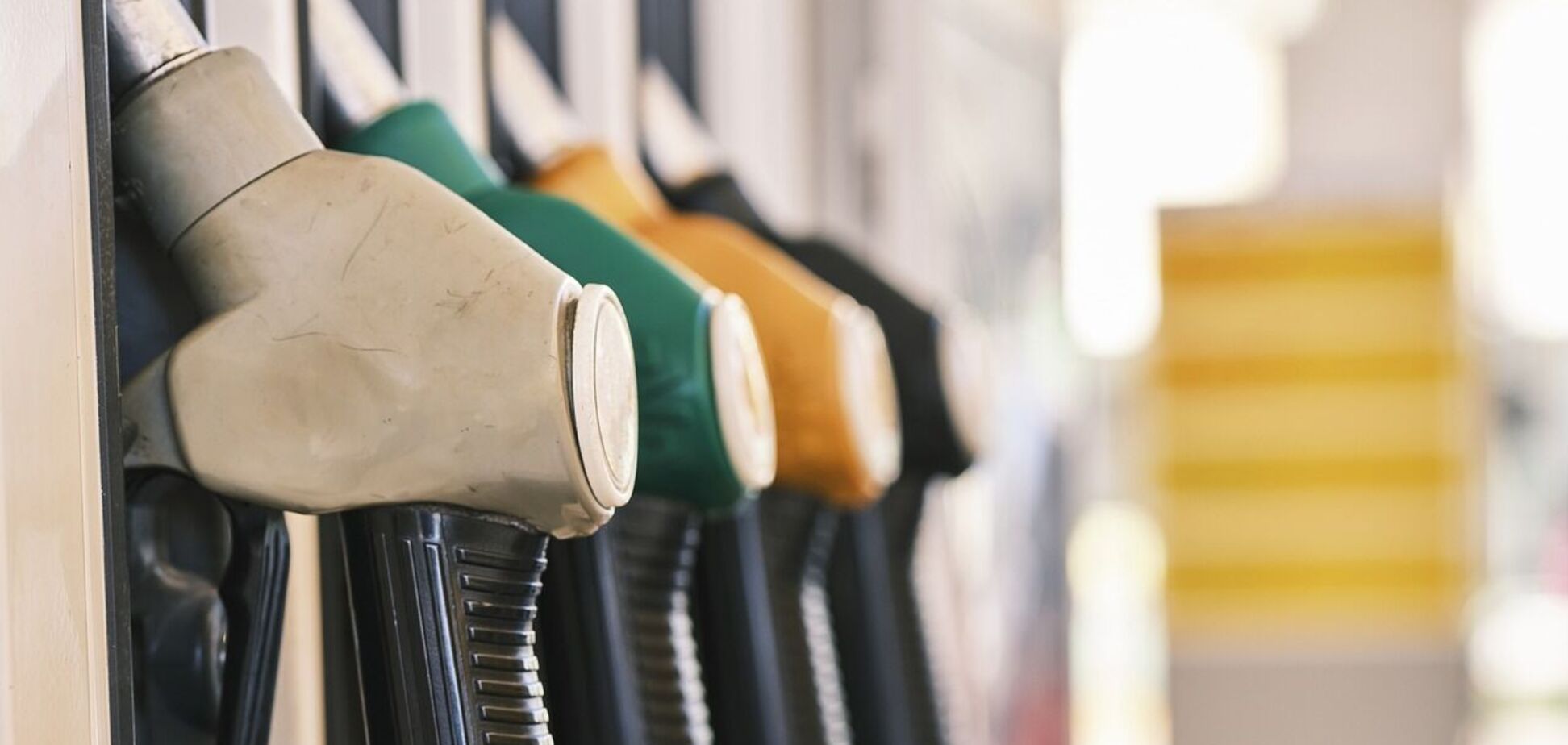 АЗС повысили цены на бензин