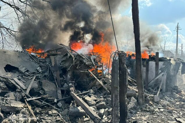 Россияне ударили по поселку в Донецкой области: есть погибший и раненые. Фото