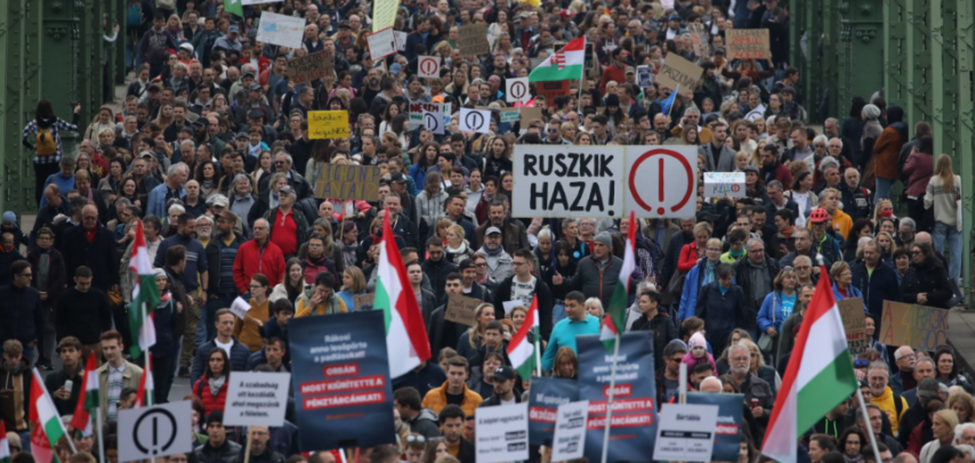Венгрия пылает: тысячи людей с факелами требуют отставки Орбана. Воспользуется ли оппозиция слабостью друга Путина