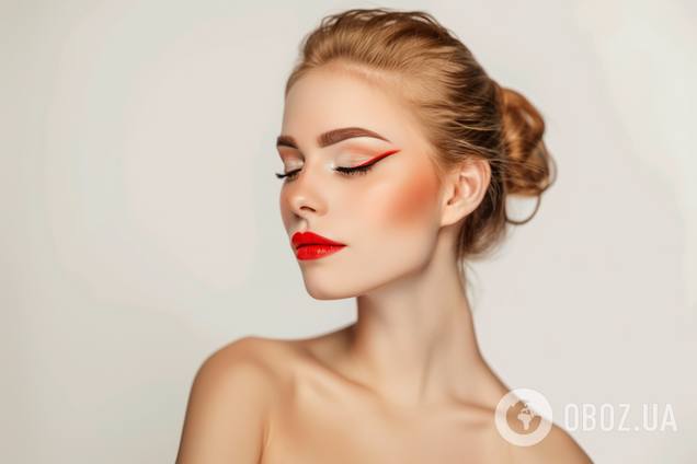 Как поднять нависшее веко макияжем: 'магический' лайфхак