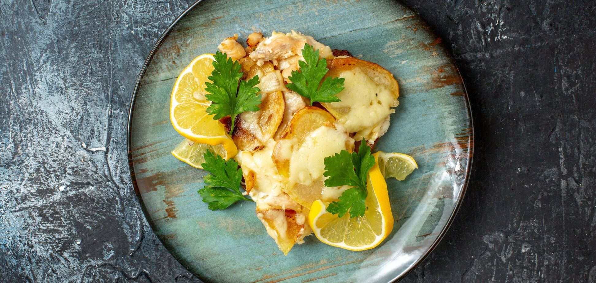 Короп з лимоном у сметанному соусі: як приготувати рибу без запаху