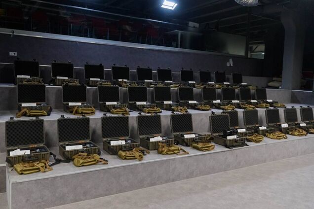 Порошенко передал партию тепловизионных прицелов для снайперов