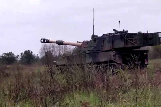 САУ Paladin в действии: защитники Украины остановили вражескую БМП-3 в движении с первого выстрела. Видео