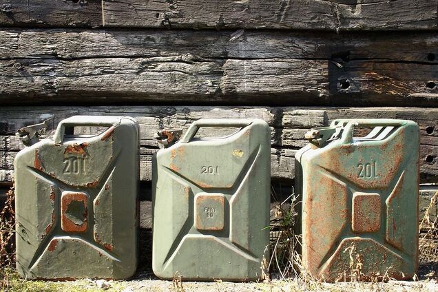 Українців обманюють з талонами на пальне