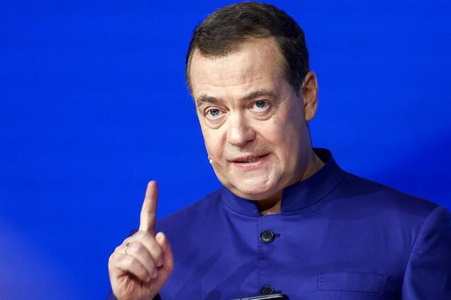 'Правлячі тупі дурні хочуть війни': Медведєв відкрито пригрозив Європі 'Орєшніком'. Відео