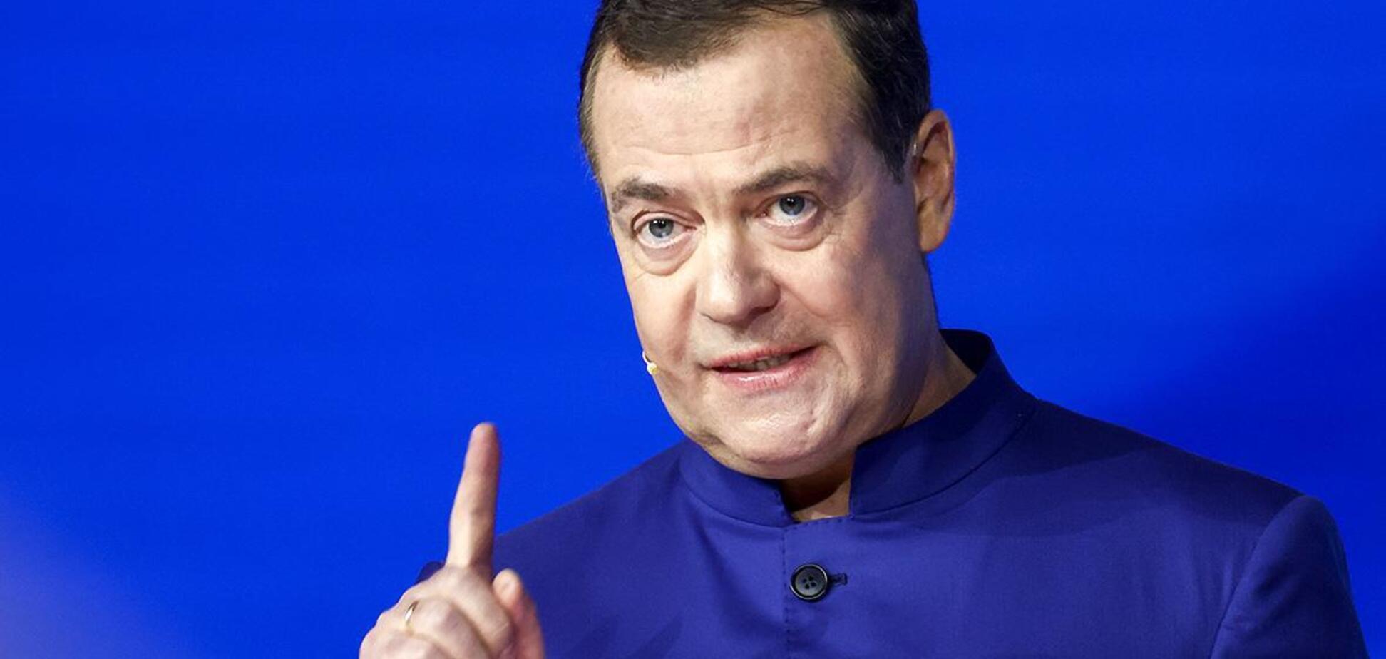Медведева высмеяли за нелепую пропаганду