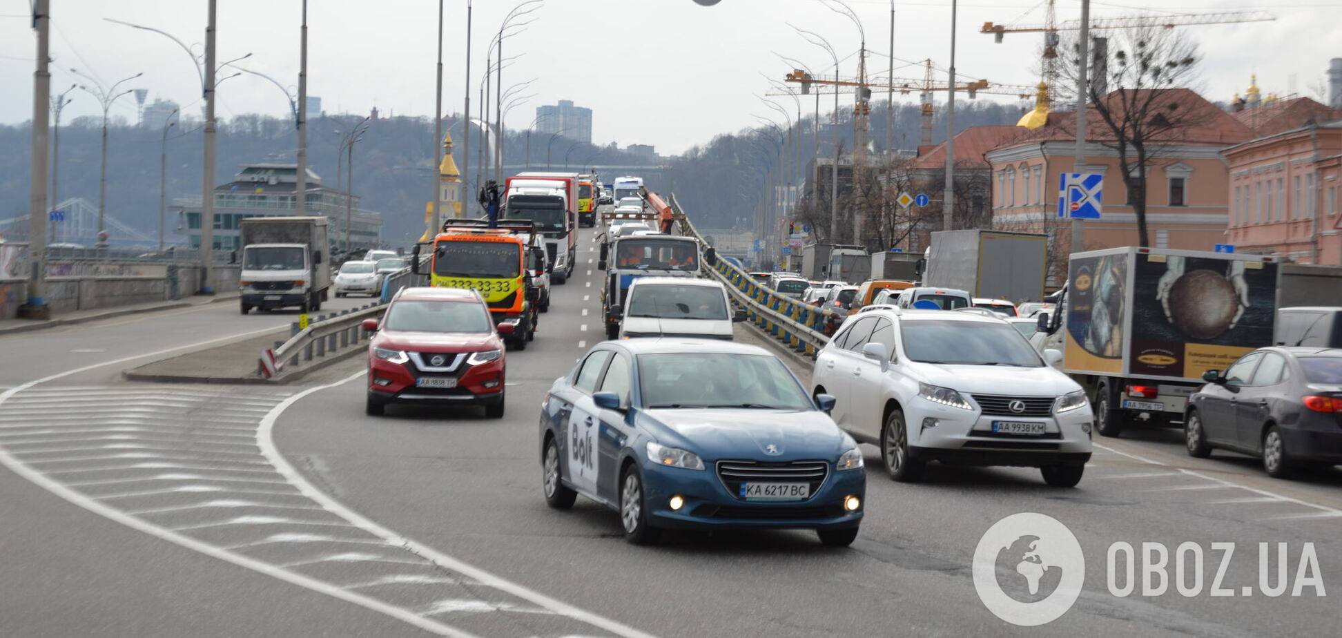 В Киеве утром возникло несколько больших пробок
