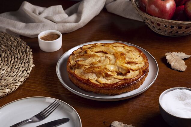 Ленивый сладкий пирог из лаваша с яблоками и сыром: рецепт | FoodOboz