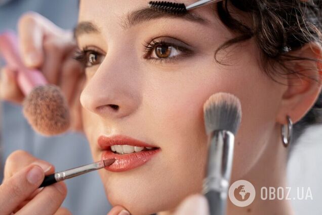 Необычный лайфхак для макияжа поможет выглядеть моложе: в чем суть