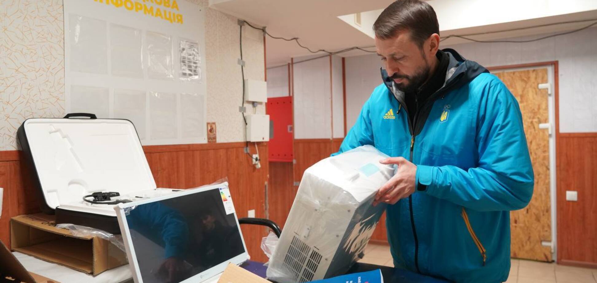 Больницы Харькова, Киева и Донбасса получили медоборудование на 7,6 млн грн от БФ молодежной инициативы 'Надія' и Фонда Дениса Парамонова