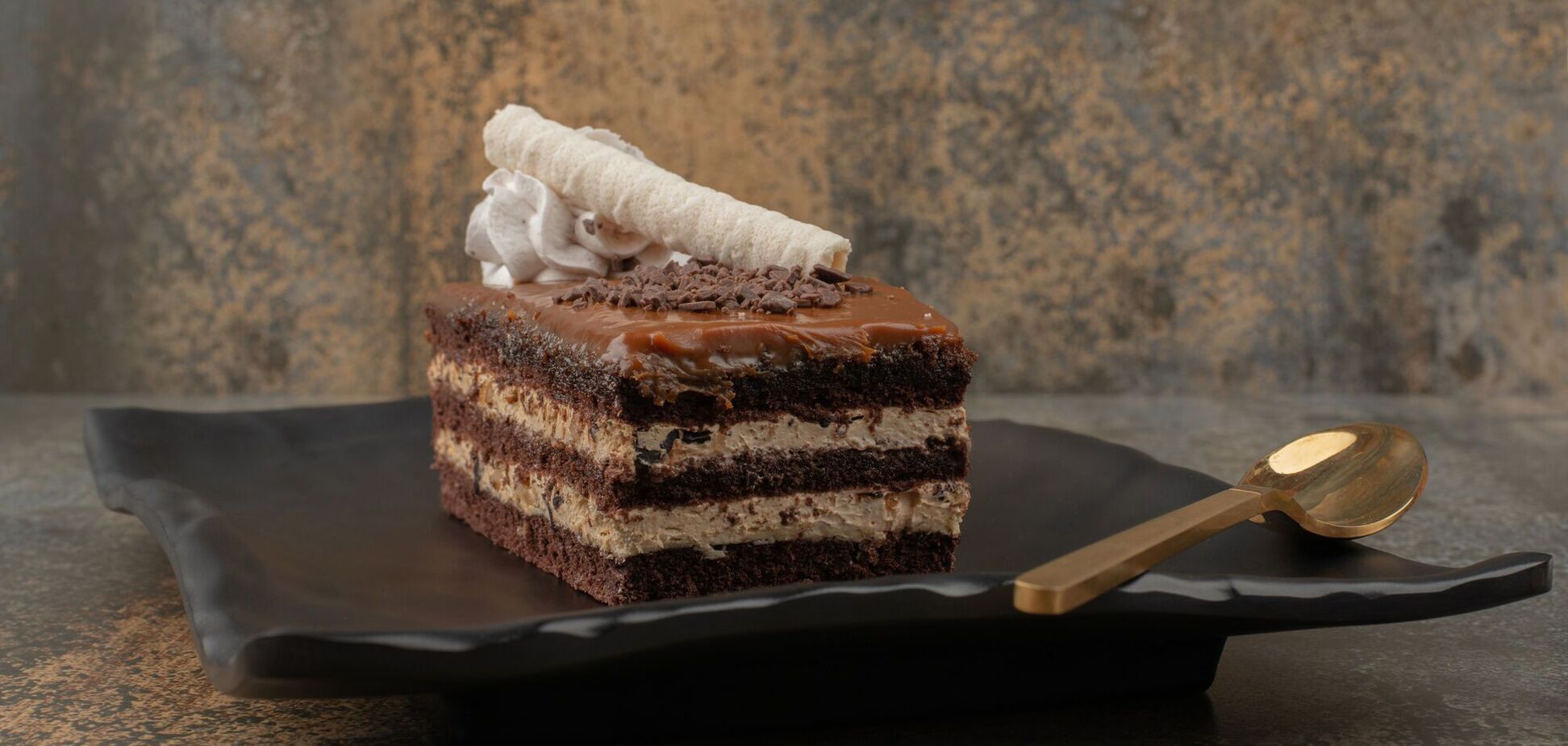 Шоколадний торт без борошна та цукру: їсти можна тим, хто на дієті