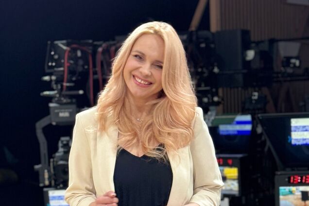 Лилия Ребрик через три недели после родов вернулась на работу и сделала сюрприз зрителям