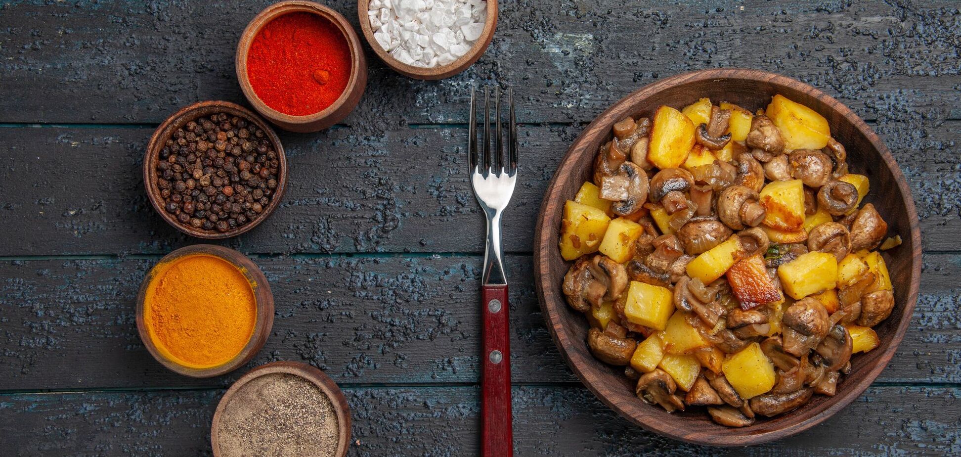 Тушеное мясо с картофелем и фасолью на обед: чем накормить всю семью