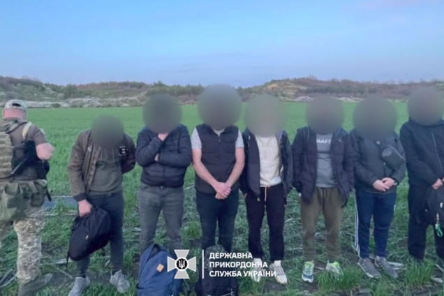 Должны были оплатить 'маршрут' по 80 тыс. грн: в Одесской области задержали мужчин, которые пытались незаконно попасть в Молдову. Видео