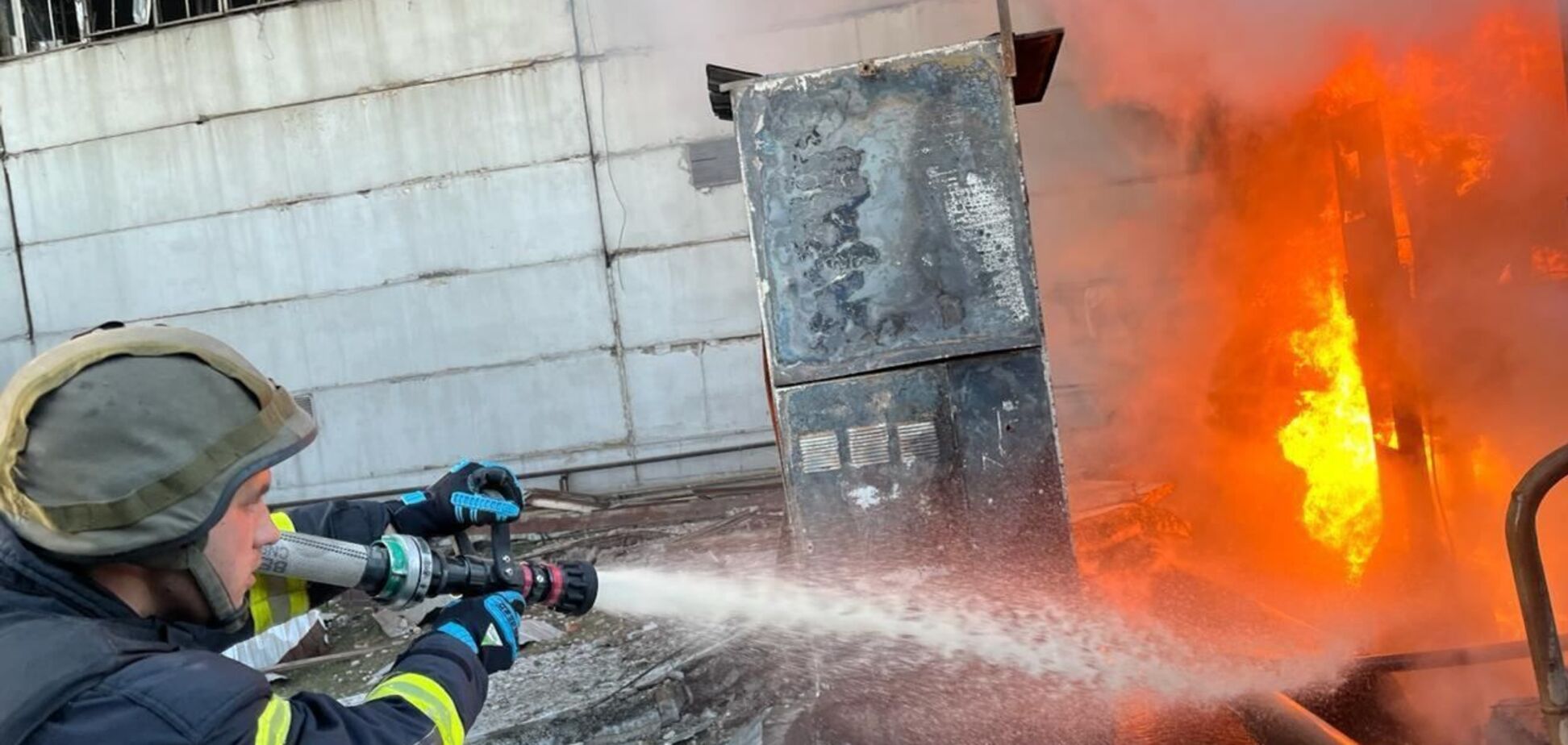 'Терористи знову цілили по об’єктах інфраструктури': Зеленський сказав, скільки ракет і дронів запустила РФ по Україні, і звернувся до Заходу