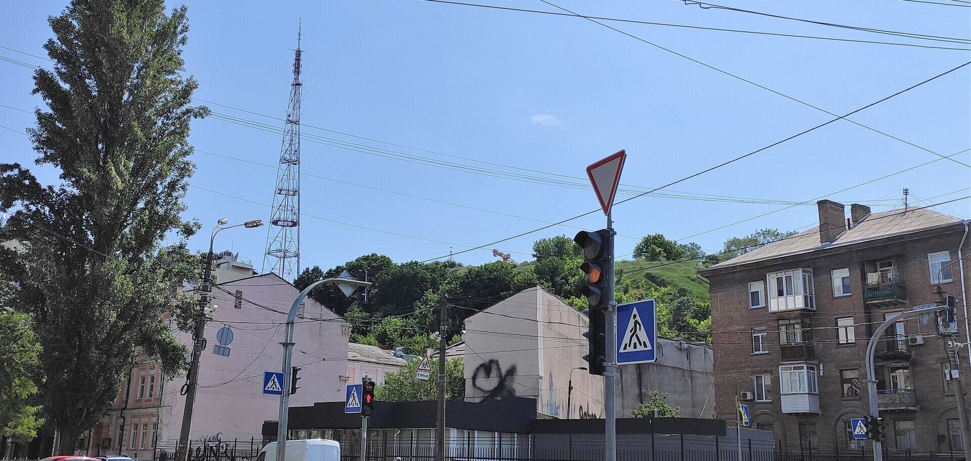 Вид на Щекавицю з вулиці Кирилівської