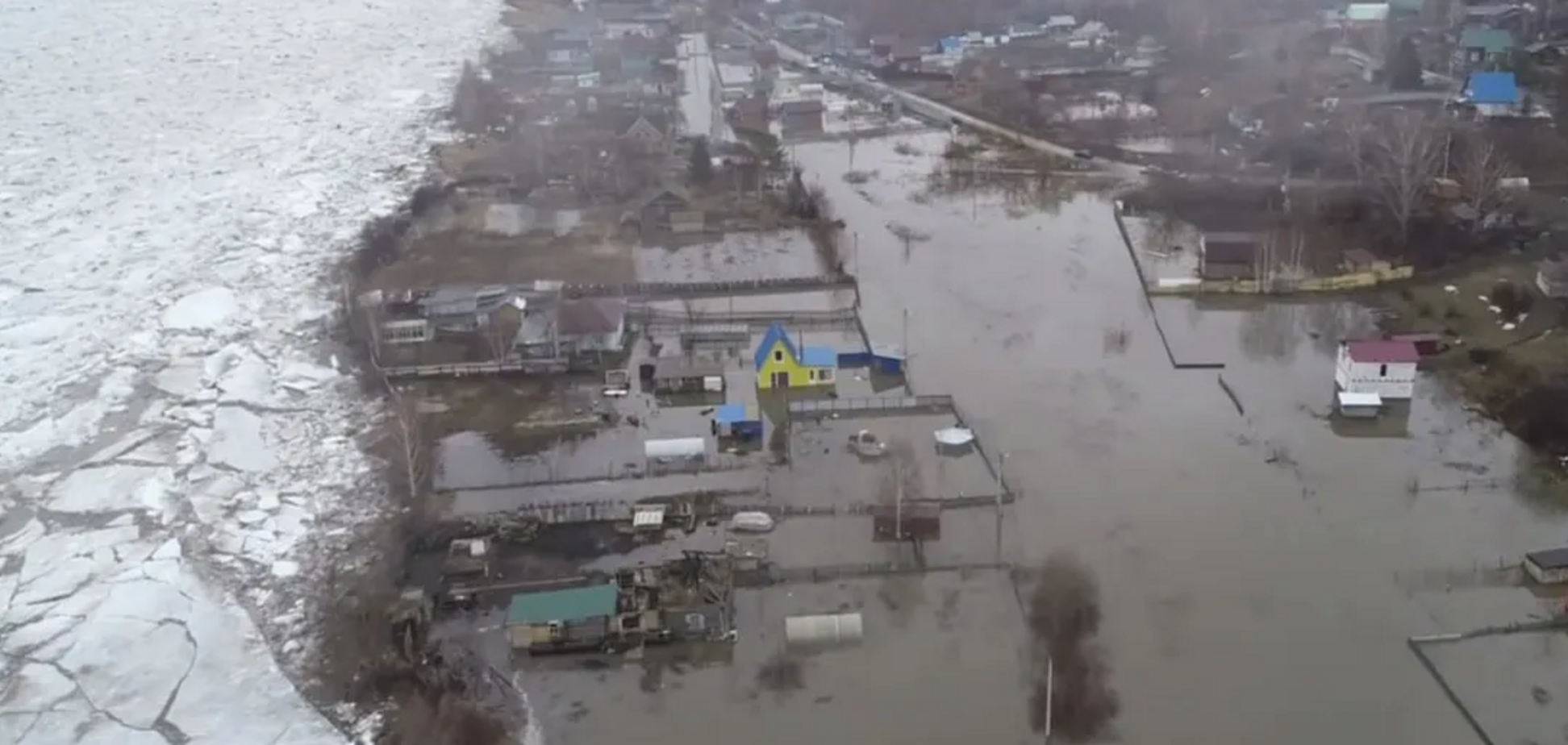'Туалет уплыл': россияне жалуются на катастрофическое наводнение и бездействие властей, начались перебои со светом и связью. Видео