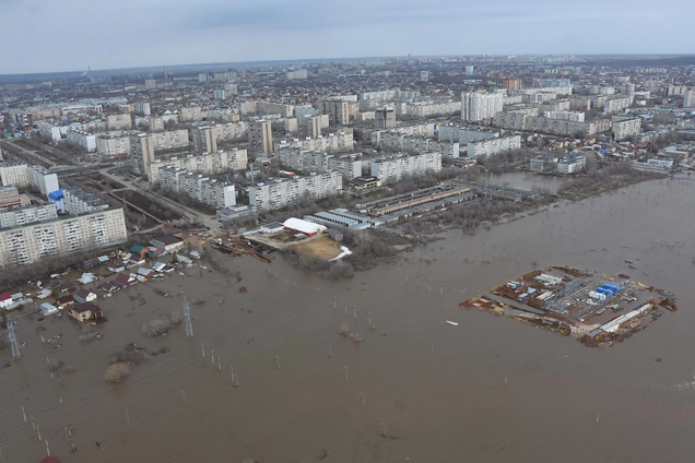 'Становище критичне': у російському Оренбурзі оголосили масову евакуацію через потоп, рівень води підіймається. Відео