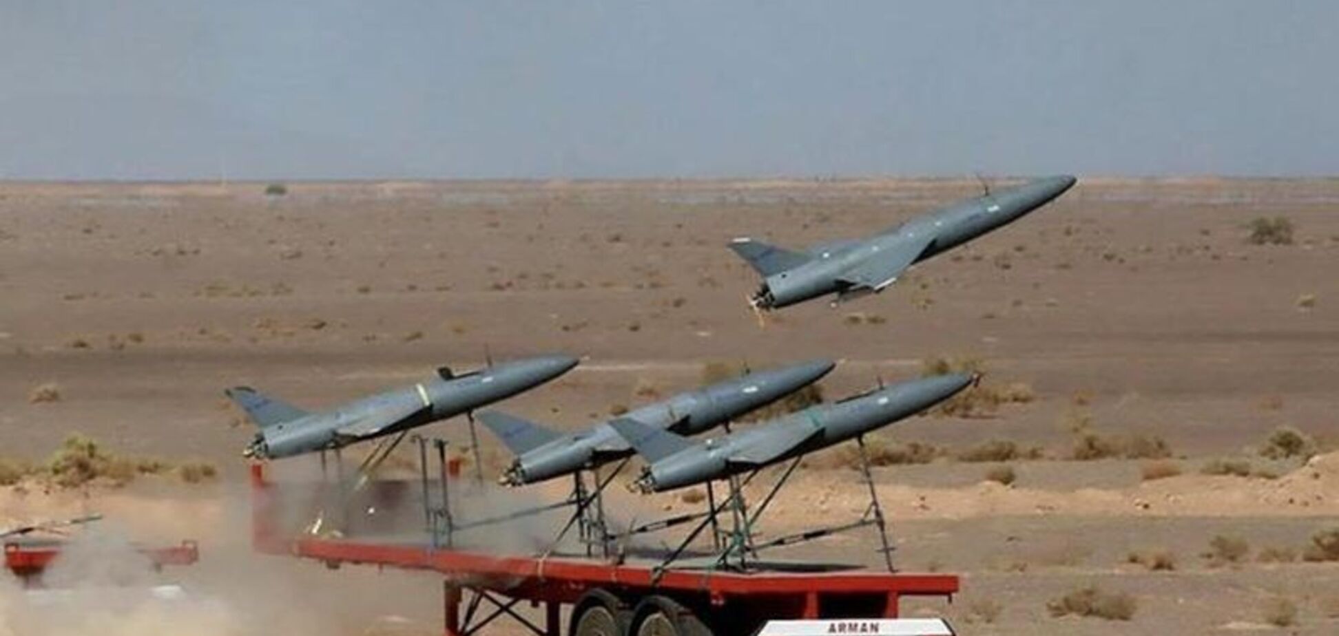 Иран запустил по Израилю сотни дронов-камикадзе и ракеты: ВВС Израиля, США и Британии начали на них охоту. Видео