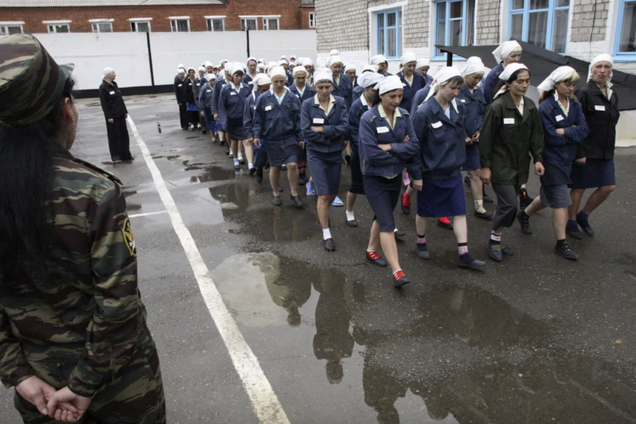 Росія почала вербувати ув'язнених жінок на війну проти України: у NYT розкрили подробиці