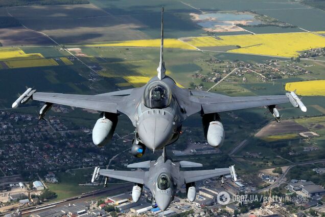 Украина ожидает получить до 20 самолетов F-16 до конца года, но все еще есть проблемы –Bloomberg