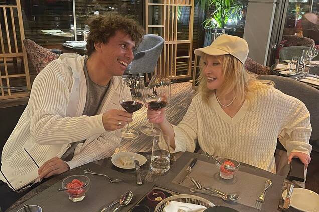 Який вигляд має Алла Пугачова в 75 років: Максим Галкін показав свіже фото дружини і зачарував мережу