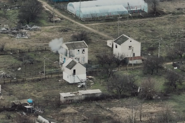 'Досить курити де попало': захисники України показали, як полюють на окупантів за допомогою дронів. Відео