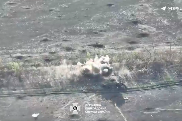 'Убивче поєднання для загарбників': прикордонники показали, як уразили позиції ворога під Бахмутом