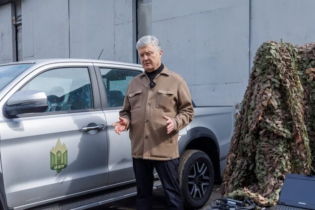 Наш план – защитить бойцов по всей линии фронта: Порошенко передал военным еще 5 новейших комплексов РЭБ 'Ай-Петри СВ'