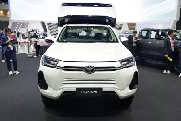 Toyota Hilux Revo BEV