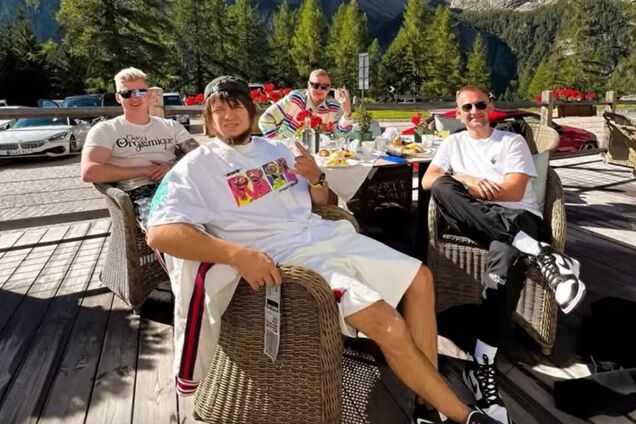 25-летний украинский миллионер с друзьями демонстративно развлекаются за границей: как они уехали? Расследование