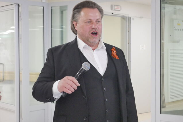 Пел гимн России и поддерживал оккупацию Крыма: оперному певцу с Буковины сообщили о подозрении