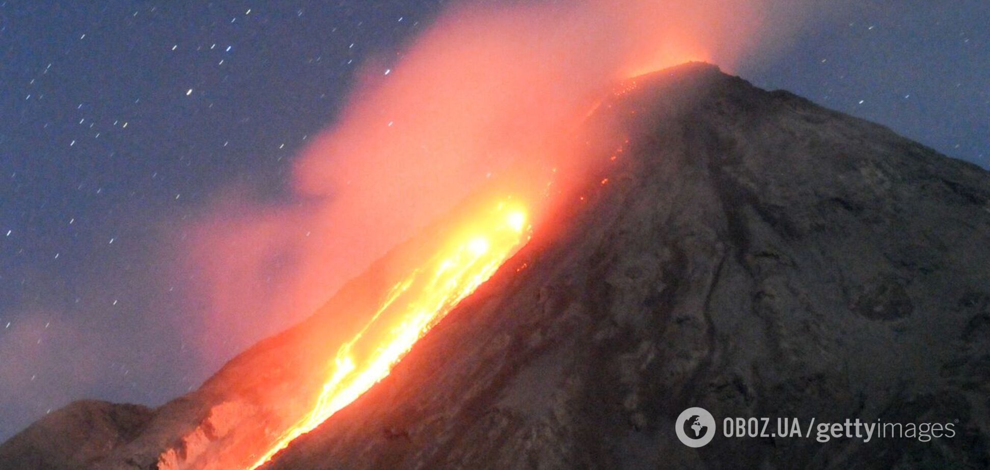 В Індонезії не на жарт розбушувався вулкан: який вигляд має 'вогняне пекло'. Фото і відео