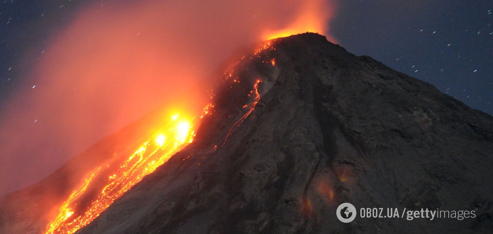 В Индонезии не на шутку разбушевался вулкан: как выглядит 'огненный ад'. Фото и видео