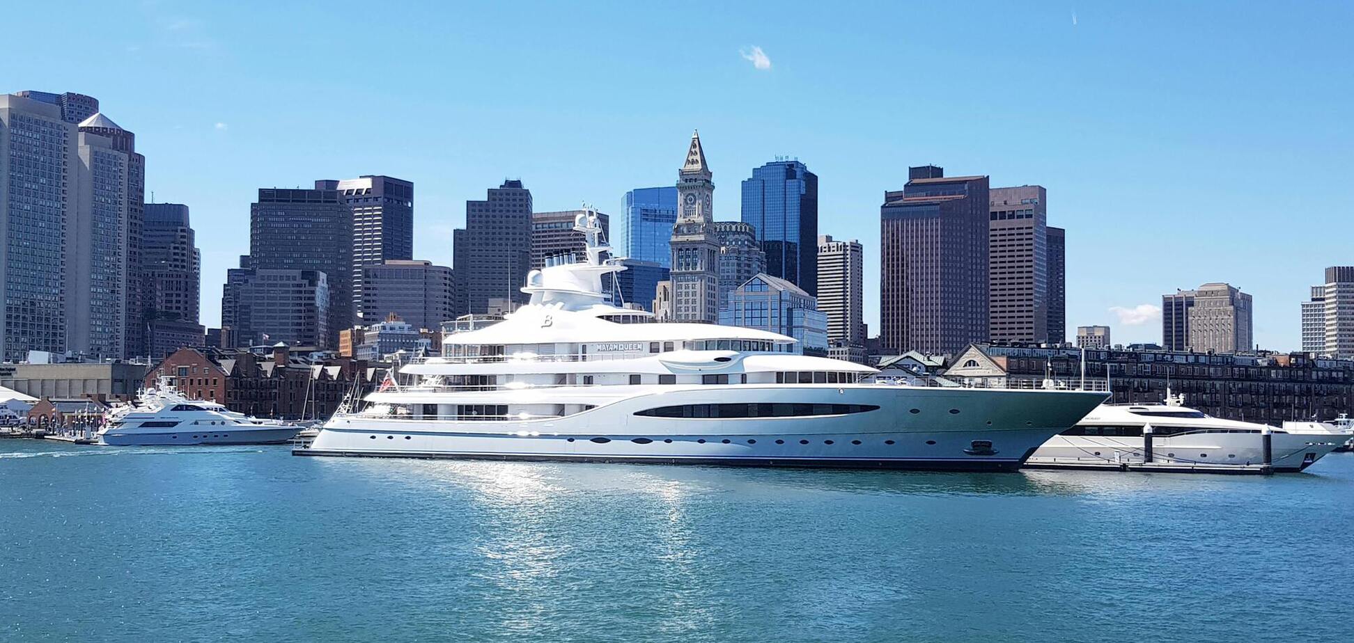 Суперяхти стали менше купувати