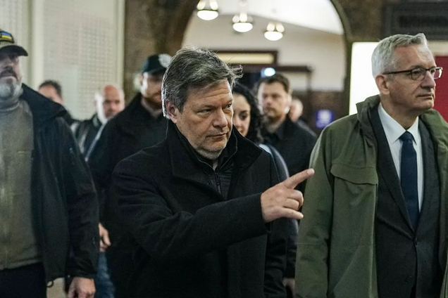 В Киев прибыл с визитом вице-канцлер Германии Роберт Хабек