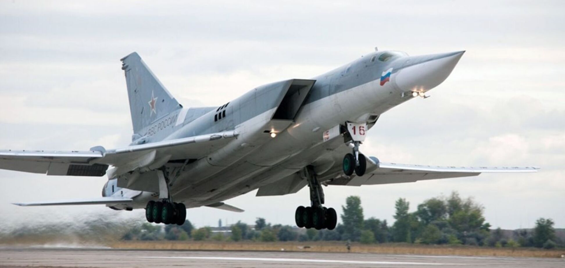 Украина впервые уничтожила российский стратегический бомбардировщик Ту-22М3, – Олещук